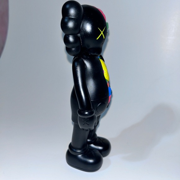 Kaws (Original Fake) - Picture 5 of 8